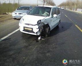 速腾和国产车相撞视频播放,碰撞瞬间惊心动魄